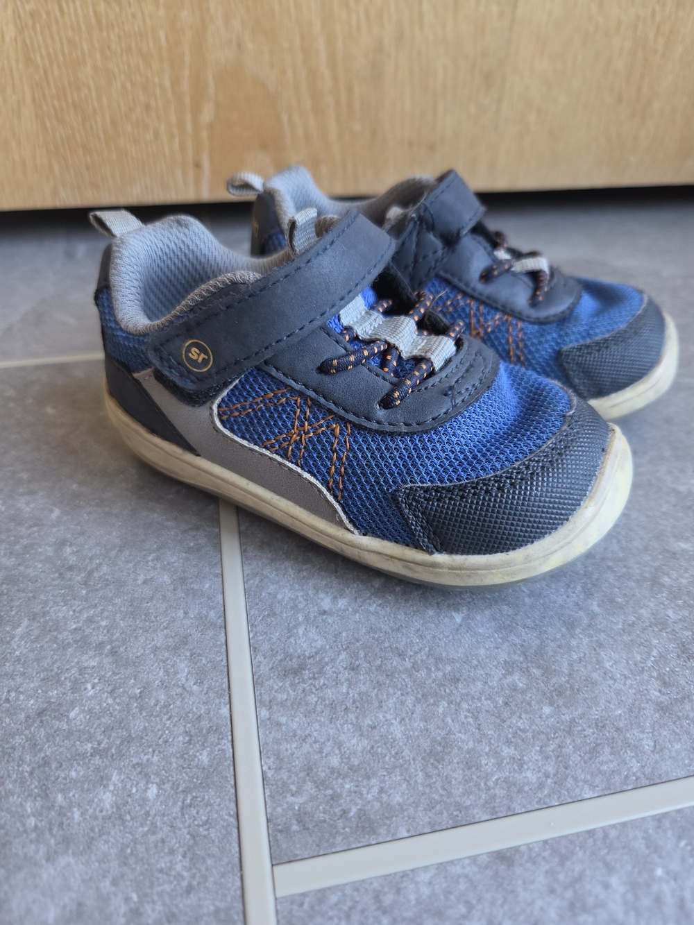 Size 5 Stride Rite Shoes